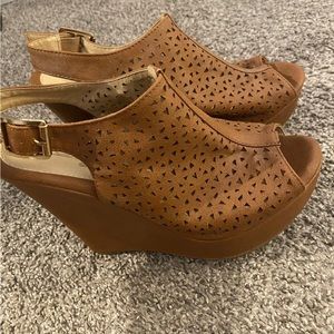 Tan laser cut wedges 8